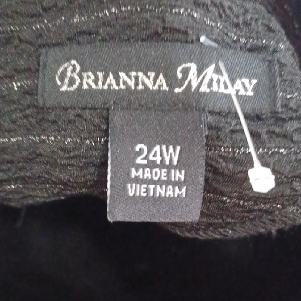 Brianna Milay Chic Black Sleeveless Dress with Chain Detail, 24W - Picture 2 of 10